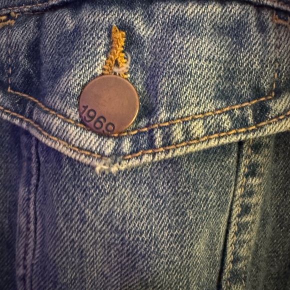 Gap 1969 Denim Jacket Women Classic Jean Jacket 100% Cotton Blue Wash size med - Picture 5 of 6